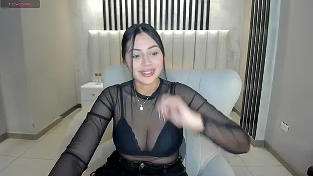 AmbarJames  online show from 06/09/26, 06:30