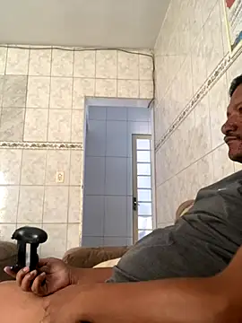 Snapshot of PIROCAGG21 chatting on 11/18/25, 12:31 PIROCAGG21 online show from 11/18/25, 12:31