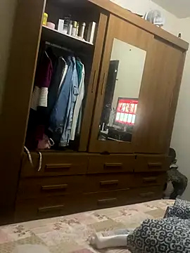 Snapshot of PIROCAGG21 chatting on 12/01/25, 11:10 PIROCAGG21 online show from 12/01/25, 11:10