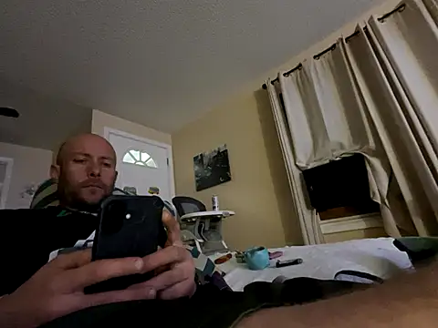 Snapshot of curis4270panda chatting on 10/10/25, 01:48 curis4270panda online show from 10/10/25, 01:48