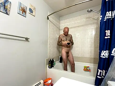 Snapshot of curis4270panda chatting on 10/25/25, 11:43 curis4270panda online show from 10/25/25, 11:43