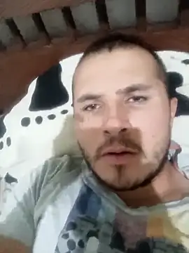 Snapshot of santiii___12 chatting on 12/16/25, 05:12 santiii 12 online show from 12/16/25, 05:12