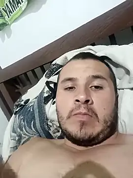 Snapshot of santiii___12 chatting on 12/17/25, 07:25 santiii 12 online show from 12/17/25, 07:25