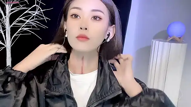 xiaoyue8888 online show from 09/22/25, 12:01