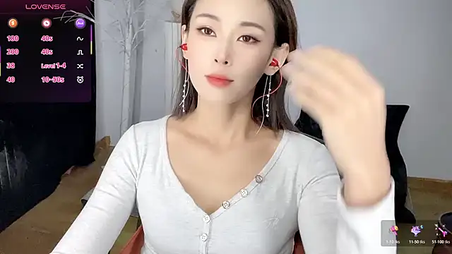 xiaoyue8888 online show from 12/21/25, 03:24