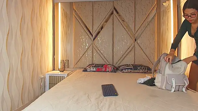 Hotcouple 222 online show from 05/18/26, 01:28