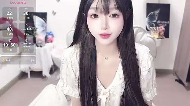 Snapshot of -EEBABY chatting on 09/29/25, 02:33 -EEBABY online show from 09/29/25, 02:33