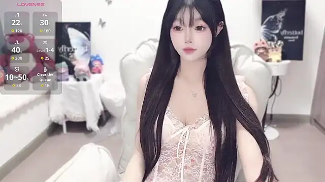 Snapshot of -EEBABY chatting on 11/06/25, 10:43 -EEBABY online show from 11/06/25, 10:43