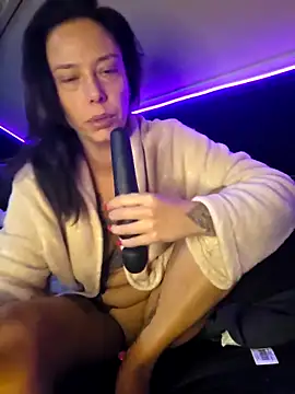 littleladyshelly online show from 11/11/25, 05:29