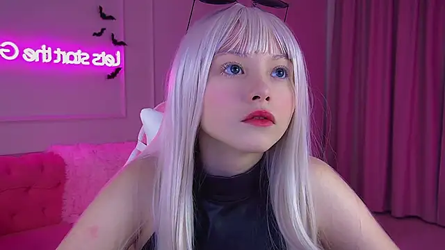 KeiraAsti online show from 10/29/25, 06:20