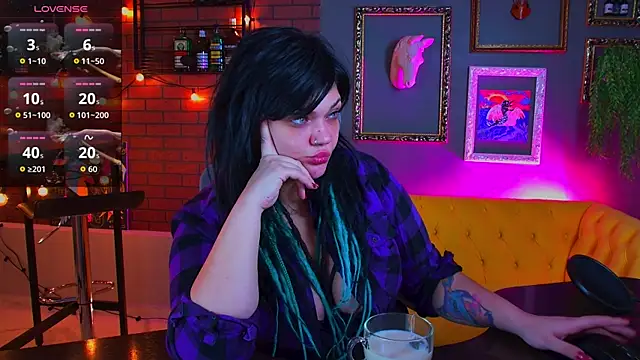 Snapshot of MaryHarrys chatting on 12/04/25, 02:43 MaryHarrys online show from 12/04/25, 02:43