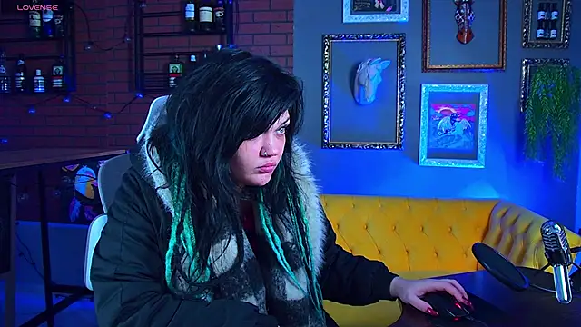 Snapshot of MaryHarrys chatting on 12/05/25, 02:31 MaryHarrys online show from 12/05/25, 02:31