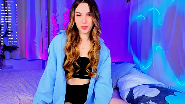 Snapshot of -CindyLou chatting on 10/03/25, 08:39 -CindyLou online show from 10/03/25, 08:39