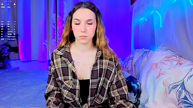 Snapshot of -CindyLou chatting on 10/12/25, 08:30 -CindyLou online show from 10/12/25, 08:30