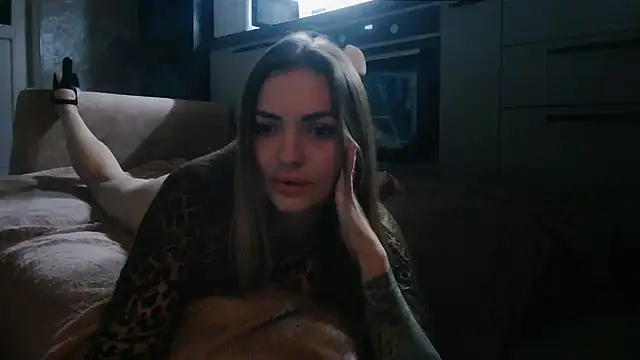 Snapshot of MoonChristie chatting on 09/26/25, 07:51 MoonChristie online show from 09/26/25, 07:51