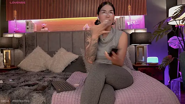 Angelina Dior online show from 06/26/26, 04:11