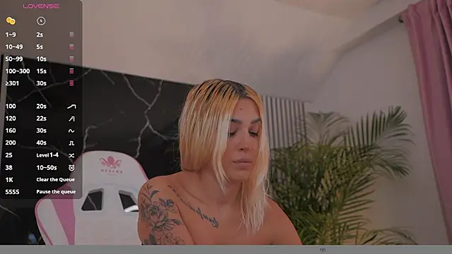 Snapshot of daisyblushh chatting on 11/15/25, 05:09 daisyblushh online show from 11/15/25, 05:09