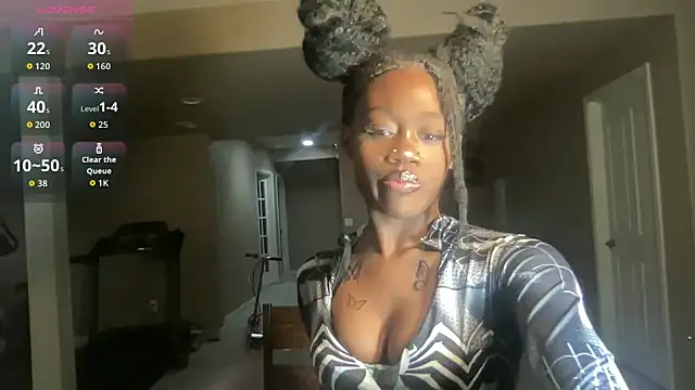 Snapshot of maskedgirl5005 chatting on 09/15/25, 07:03 maskedgirl5005 online show from 09/15/25, 07:03