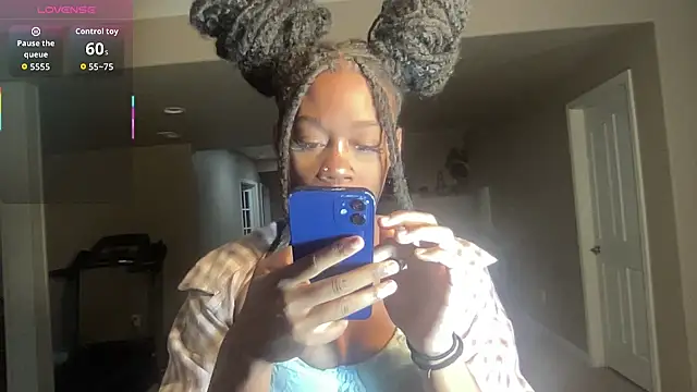 Snapshot of maskedgirl5005 chatting on 09/17/25, 06:09 maskedgirl5005 online show from 09/17/25, 06:09