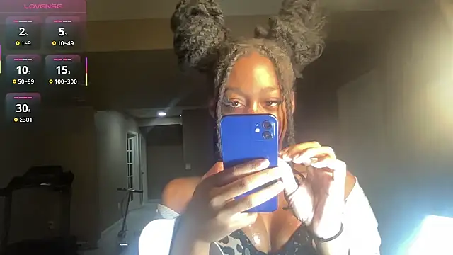 Snapshot of maskedgirl5005 chatting on 09/22/25, 07:27 maskedgirl5005 online show from 09/22/25, 07:27