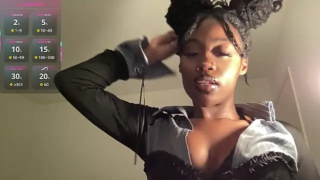 Snapshot of maskedgirl5005 chatting on 11/02/25, 01:41 maskedgirl5005 online show from 11/02/25, 01:41