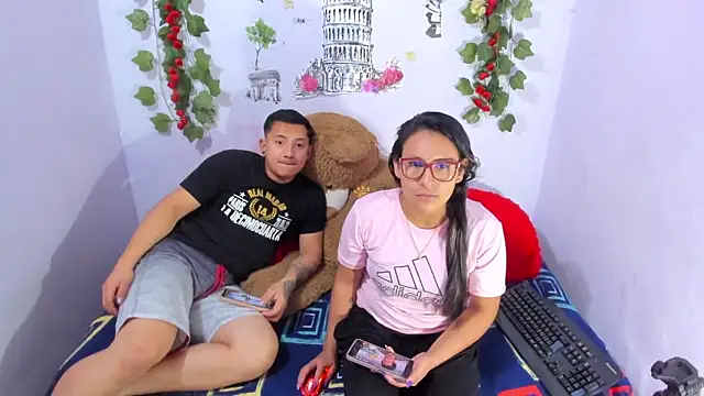 NataliaAndJulliam online show from 12/02/25, 03:45