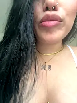 Bella  Wood online show from 09/28/25, 05:51