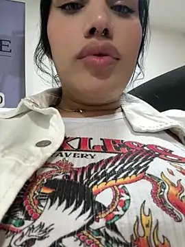 Bella  Wood online show from 10/10/25, 07:57