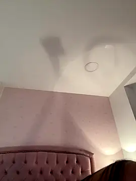 Bella  Wood online show from 11/29/25, 08:12