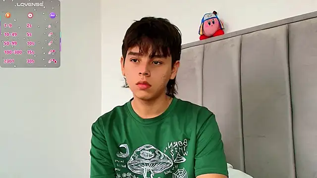 Snapshot of nico_leroy chatting on 09/26/25, 04:11 nico leroy online show from 09/26/25, 04:11