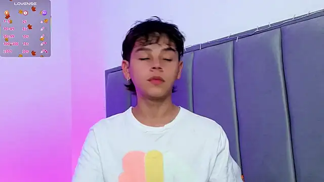 Snapshot of nico_leroy chatting on 10/15/25, 10:43 nico leroy online show from 10/15/25, 10:43