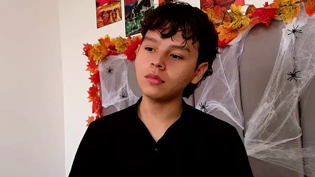 Snapshot of nico_leroy chatting on 10/29/25, 10:11 nico leroy online show from 10/29/25, 10:11