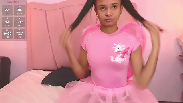 Snapshot of liz7skinny chatting on 11/29/25, 09:29 liz7skinny online show from 11/29/25, 09:29