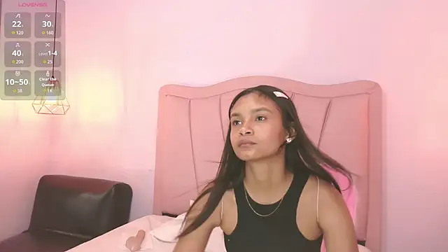 Snapshot of liz7skinny chatting on 12/15/25, 09:52 liz7skinny online show from 12/15/25, 09:52