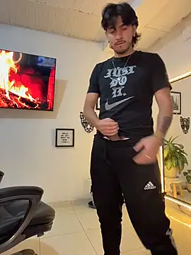 Snapshot of Elian_savoy chatting on 10/31/25, 02:01 Elian savoy online show from 10/31/25, 02:01