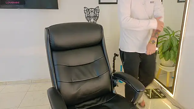 Snapshot of Elian_savoy chatting on 11/28/25, 11:18 Elian savoy online show from 11/28/25, 11:18