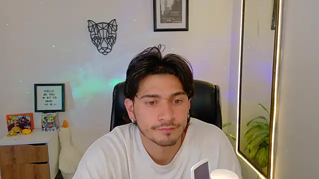 Snapshot of Elian_savoy chatting on 12/13/25, 11:32 Elian savoy online show from 12/13/25, 11:32