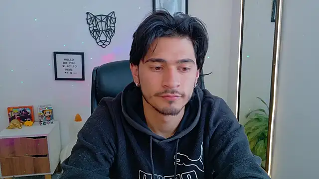 Snapshot of Elian_savoy chatting on 12/16/25, 01:05 Elian savoy online show from 12/16/25, 01:05