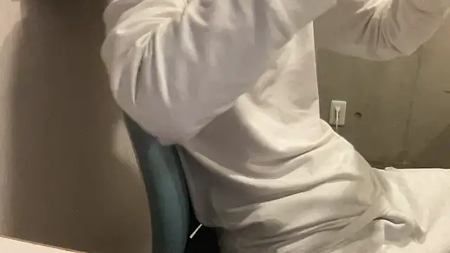 Snapshot of Lotus_boy chatting on 10/31/25, 12:28 Lotus boy online show from 10/31/25, 12:28