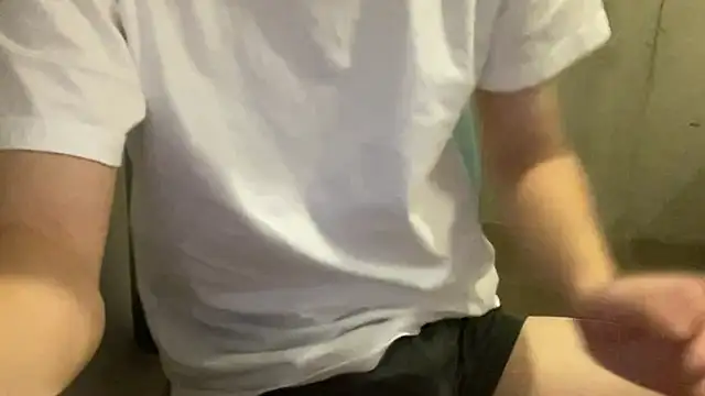 Snapshot of Lotus_boy chatting on 11/26/25, 10:16 Lotus boy online show from 11/26/25, 10:16