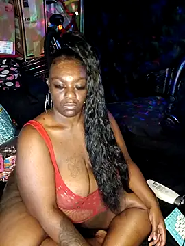 Snapshot of Thickkemzz41 chatting on 12/19/25, 01:12 Thickkemzz41 online show from 12/19/25, 01:12