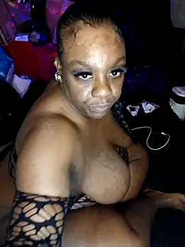 Snapshot of Thickkemzz41 chatting on 02/25/26, 02:32 Thickkemzz41 online show from 02/25/26, 02:32
