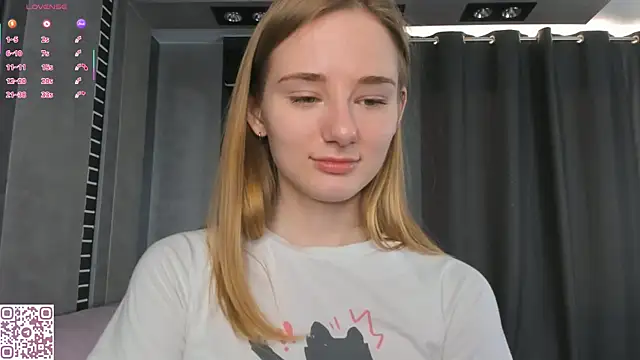 ElvinaRose online show from 10/20/25, 03:40