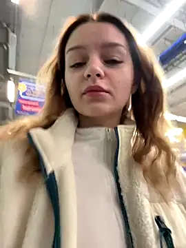 Snapshot of Cum_girlss chatting on 10/10/25, 04:33 Cum girlss online show from 10/10/25, 04:33