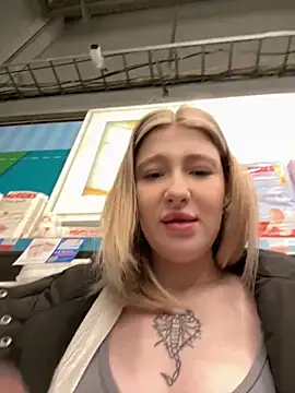 Snapshot of Cum_girlss chatting on 10/26/25, 02:39 Cum girlss online show from 10/26/25, 02:39