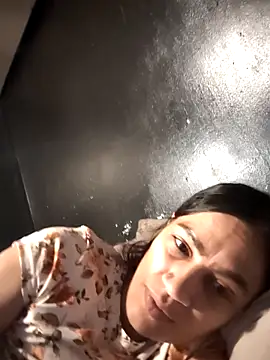 Snapshot of butterflykhash89 chatting on 11/22/25, 12:48 butterflykhash89 online show from 11/22/25, 12:48