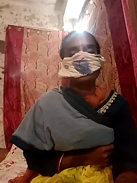 Snapshot of Babhi_Love chatting on 10/05/25, 08:18 Babhi Love online show from 10/05/25, 08:18