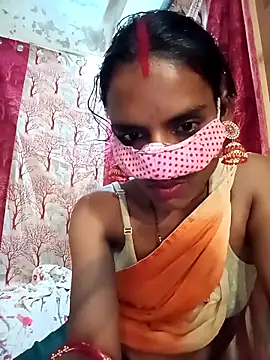 Snapshot of Babhi_Love chatting on 10/21/25, 04:41 Babhi Love online show from 10/21/25, 04:41