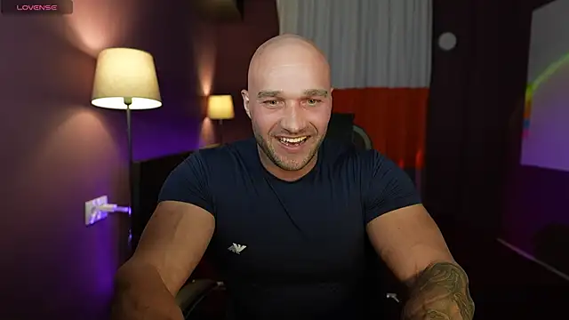 RikAdlerr online show from 05/18/26, 03:07