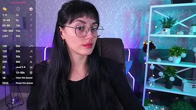 EviLune online show from 10/23/25, 06:02